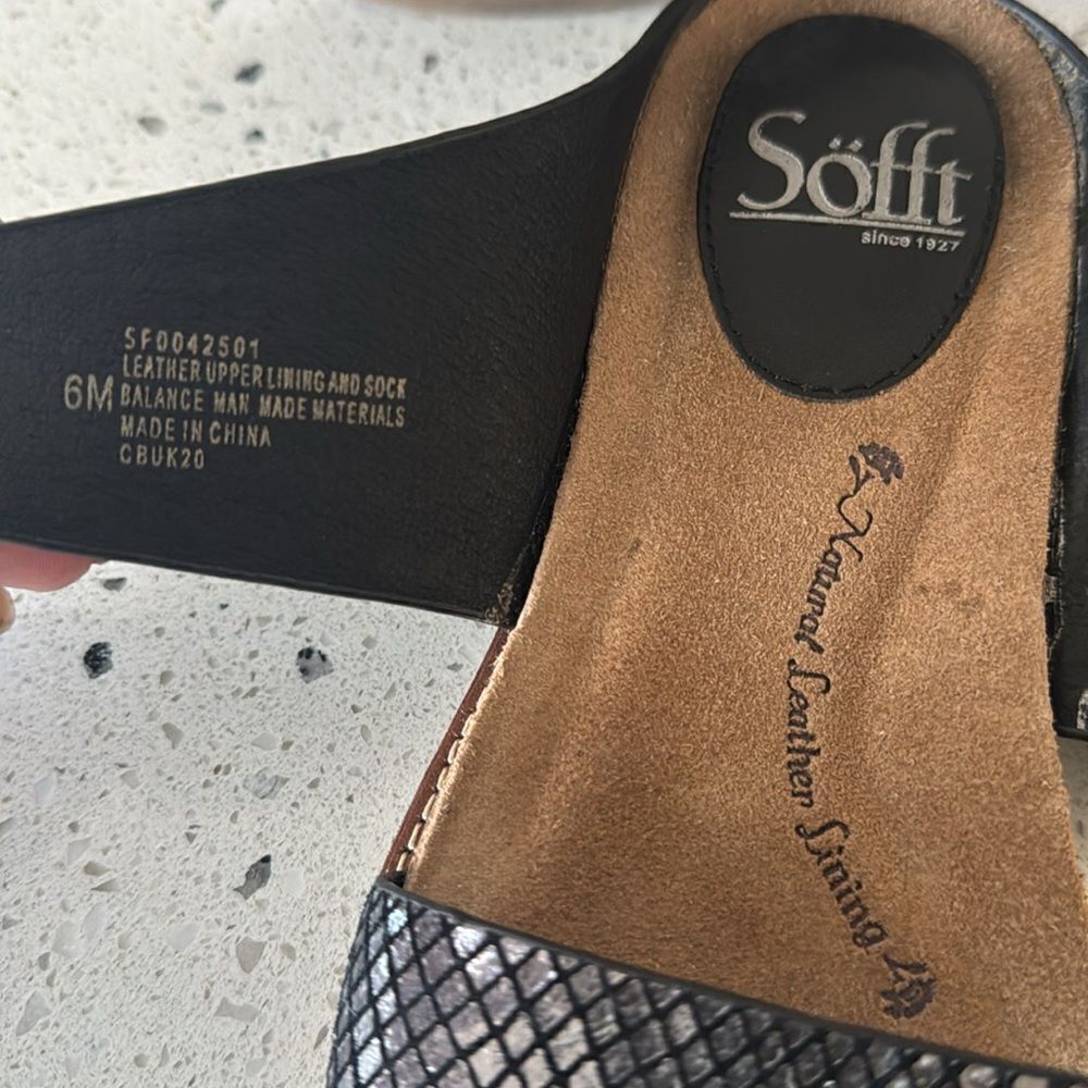 Sofft Braye Women’s Size 6 Black Leather Comfort Sandals Slip On Low Wedge Slide - Picture 6 of 12